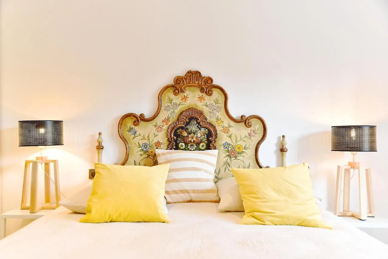 Le Mas Des Fees Hotel Eygalieres  Guest house